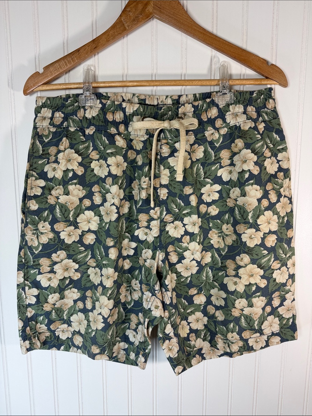 J.Crew 7" Reade lightweight drawstring floral shorts Men's Size Medium